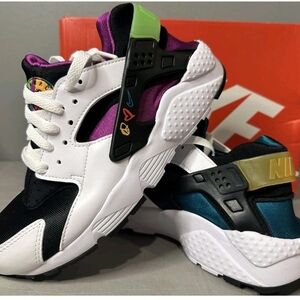 Nike Huarache Run (GS) Peace, Love & Swoosh Sneakers DM8156-100 Youth Size 6Y